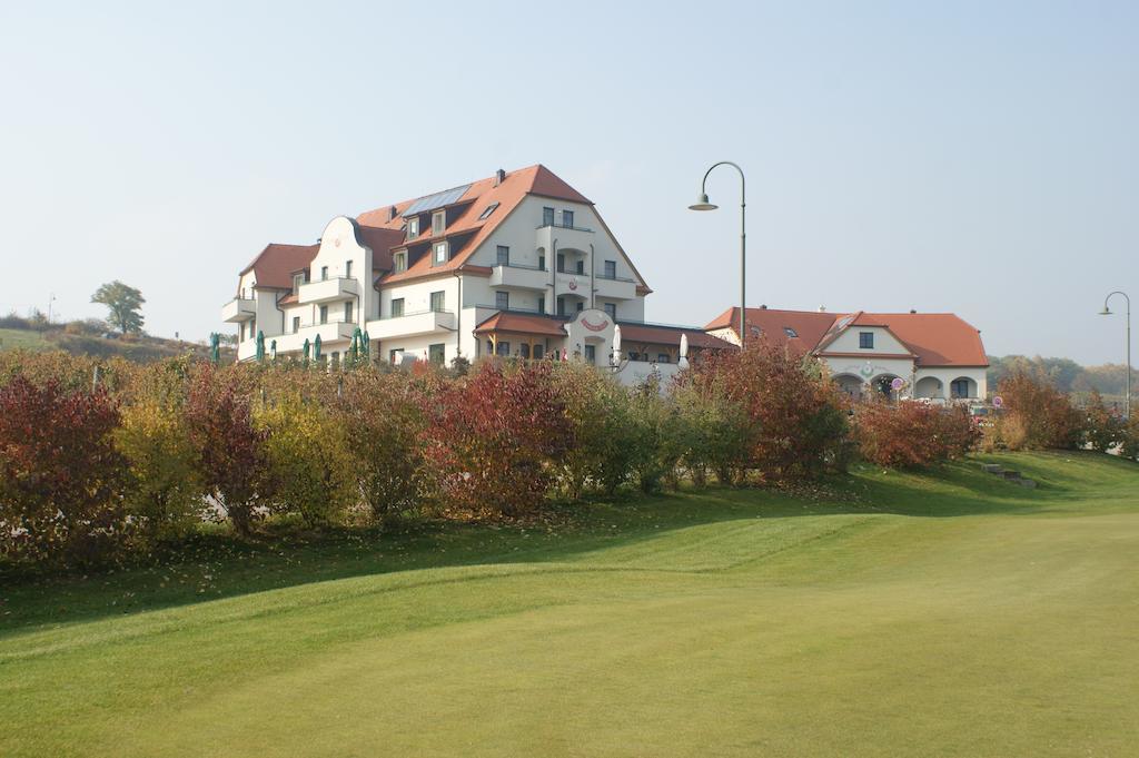 Hotel Neustifter Poysdorf Extérieur photo